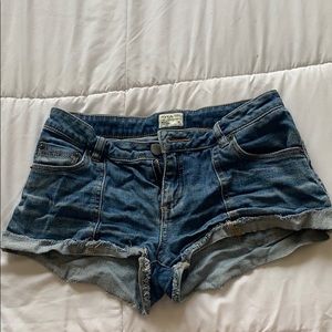Low rise RVCA  jean shorts